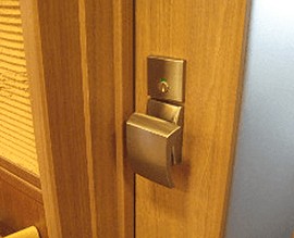 株式会社 アミューズ24 ドアの修理